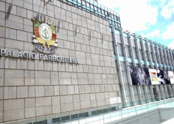 Deputados do Rio Grande do Sul tomam posse e elegem nova presidência