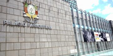 Deputados do Rio Grande do Sul tomam posse e elegem nova presidência