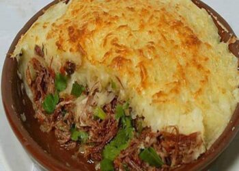 Escondidinho de Mandioca com Carne Seca