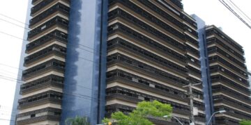 Trabalhador fica ferido após queda de elevador em prédio do Tribunal de Justiça em Porto Alegre