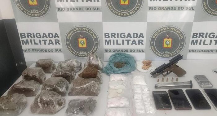 Quarteto é preso com drogas e armas em Caxias do Sul