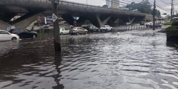 Temporal de ontem que atingiu grande parte da Serra, continua causando transtornos em Caxias do Sul