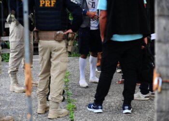 PRF, PF e Ministério do Trabalho e Emprego fazem operação contra o trabalho semelhante ao escravo na colheita da uva