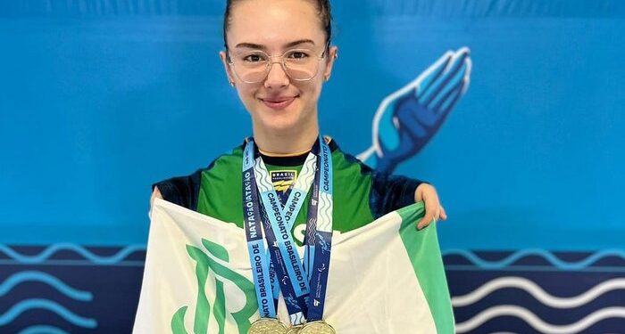 Moradora de Ipê, é um dos grandes destaques no brasileiro de Natação Paralímpica conquistando 3 medalhas de ouro