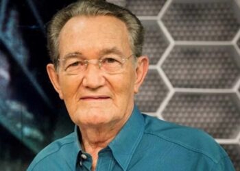 Jornalista Léo Batista sofre acidente de trânsito na Zona Oeste do Rio