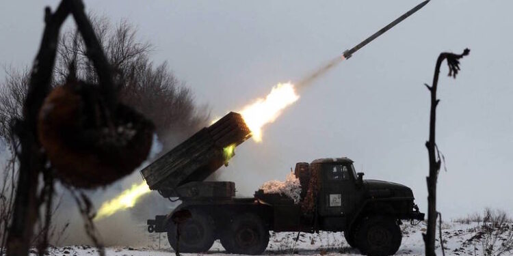 Putin: Otan participa da guerra na Ucrânia ao enviar armas e tanques