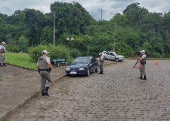 Menor é pego pela BM dirigindo em Nova Roma do Sul