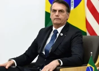 Cármen Lúcia envia processos de Bolsonaro para Justiça do DF