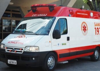 Duas pessoas ficam feridas após tombamento de trator, no interior de Bento Gonçalves