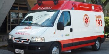 Duas pessoas ficam feridas após tombamento de trator, no interior de Bento Gonçalves