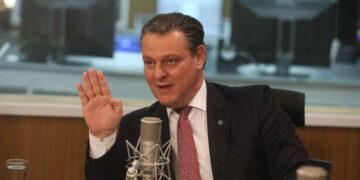 Ministro anuncia aumento de vigilância no Brasil após confirmação de gripe aviária no Uruguai