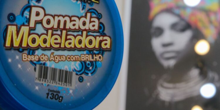 Proibida a venda de todas as pomadas para modelar e trançar cabelos