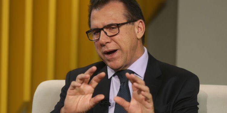 Salário mínimo deve ter novo reajuste no dia 1º maio