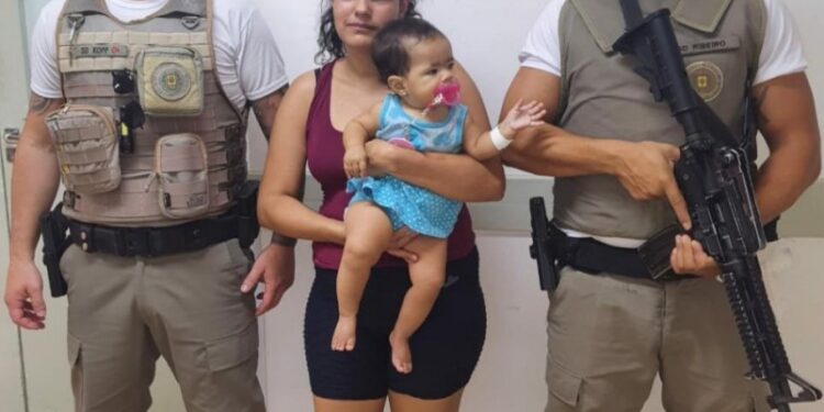 Brigada Militar salva criança de 8 meses engasgada em Gravataí