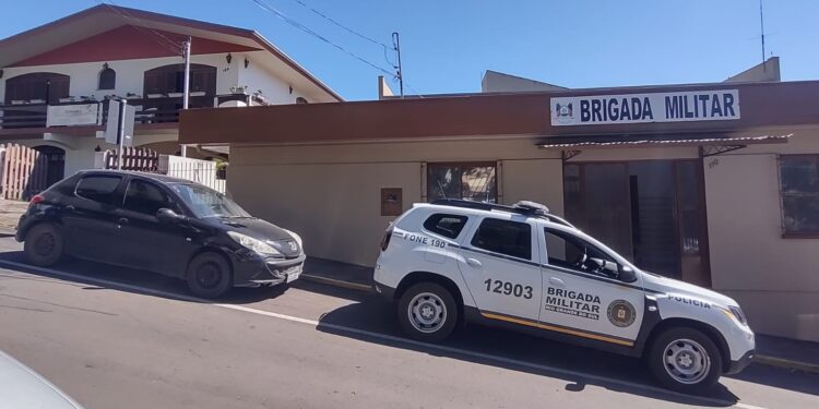 Homem é pego dirigindo veículo com IPVA vencido em Nova Roma do Sul