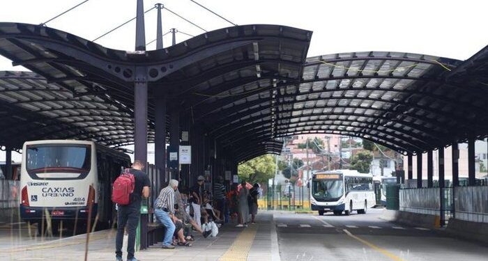 Um senhor de 51 anos foi preso pela polícia acusado de importunação sexual em ônibus