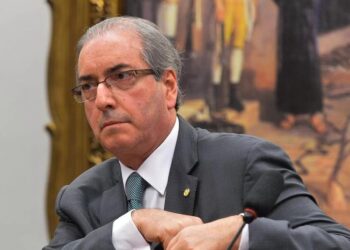 Desembargador cassa decisão que obrigava Eduardo Cunha a devolver carros de luxo