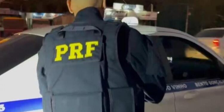 Polícia prende motorista de táxi por tráfico de drogas em Garibaldi