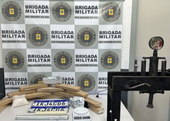 Duas pessoas foram presas com 10 quilos de maconha em Caxias do Sul