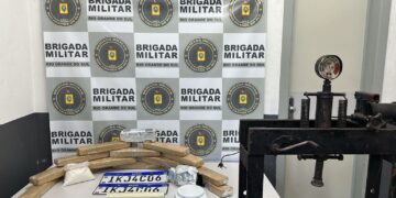 Duas pessoas foram presas com 10 quilos de maconha em Caxias do Sul