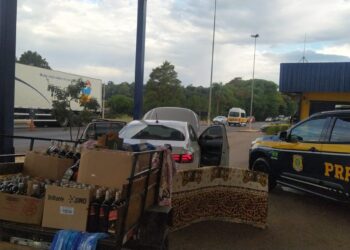 Polícia Rodoviária Federal de Sarandi prende casal por tráfico de bebidas alcoólicas falsificadas