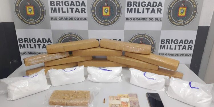 Um indivíduo foi preso com 16 quilos de drogas em Caxias do Sul