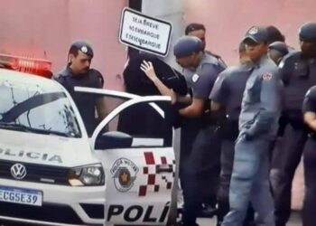 Aluno esfaqueia professores e colegas em escola estadual de SP