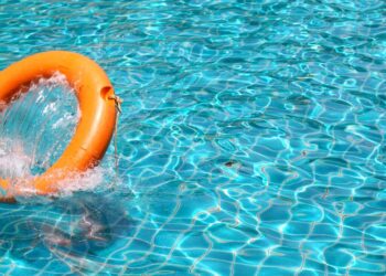 Bebê morre afogado em piscina de casa em Novo Hamburgo