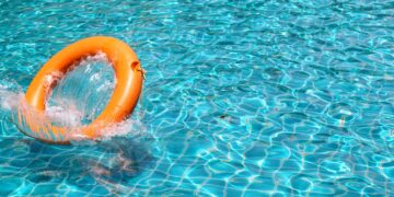 Bebê morre afogado em piscina de casa em Novo Hamburgo