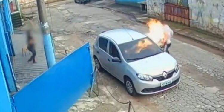 Polícia prende homem que ateou fogo em marido de colega de trabalho e o matou em SP