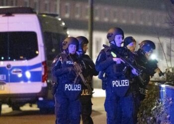 Ataque a tiros deixa mortos em igreja em Hamburgo, cidade portuária na Alemanha