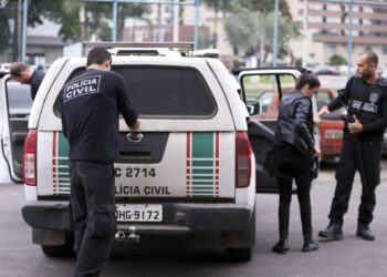 Polícia do DF cumpre mandados contra suspeitos de desviar 570 toneladas de alimentos de empresa