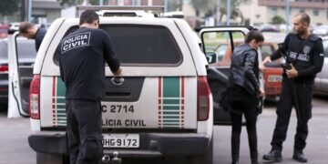 Polícia do DF cumpre mandados contra suspeitos de desviar 570 toneladas de alimentos de empresa