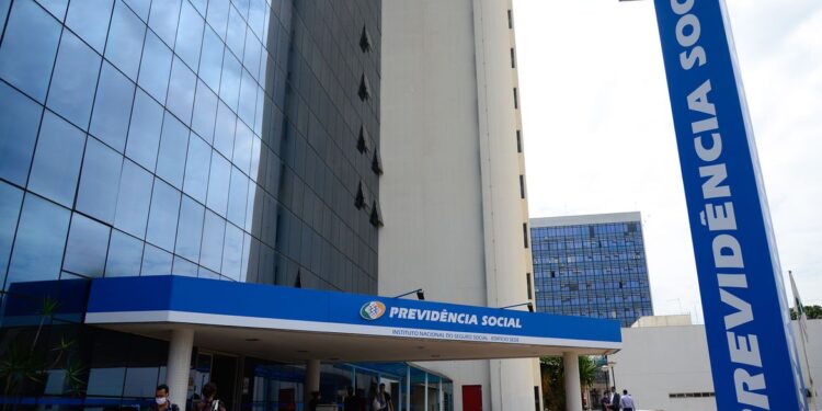 STF: Moraes dá dez dias para INSS ter plano para revisão da vida toda