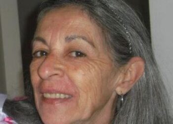 ‘Mesmo aposentada, lecionava por amor aos alunos’, diz o sobrinho da professora morta em ataque