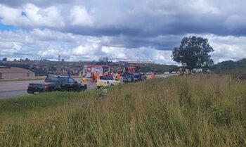 Crianças atingidas por roda de caminhão estavam indo para aniversário do avô em Ubá (MG)