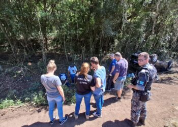 PMs do 4º Batalhão de Choque prendem integrantes de uma quadrilha que havia atacado uma chácara em Caxias do Sul