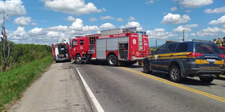Sete pessoas da mesma família morrem em acidente na Baixada Fluminense no Rio de Janeiro
