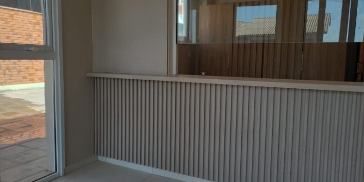 Implantação de mobiliário na Nova Central de Exames de Nova Roma do Sul é finalizada