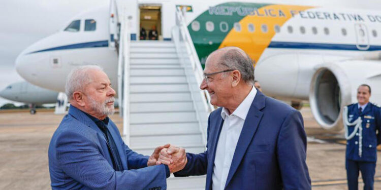 Nova Rota da Seda: o que Brasil ganha ou perde se aderir a plano trilionário chinês