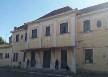 Recém-nascido é encontrado abandonado em banheiro de estação de trem em Alegrete