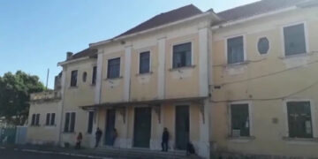 Recém-nascido é encontrado abandonado em banheiro de estação de trem em Alegrete