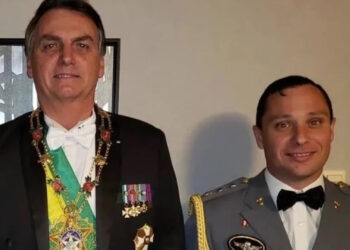 Coronel Cid disse que joias iriam para acervo pessoal de Bolsonaro, afirma assessor à PF