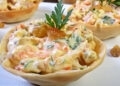 Cestinha de massa de pastel recheada – Receita fácil, rápida e gostosa