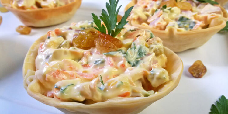 Cestinha de massa de pastel recheada – Receita fácil, rápida e gostosa