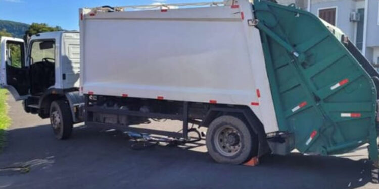 CICLISTA MORRE APÓS ACIDENTE COM CAMINHÃO DO LIXO EM OSóRIO