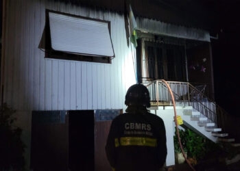 Incêndio atinge residência no bairro Maria Goretti em Bento Gonçalves: saiba mais