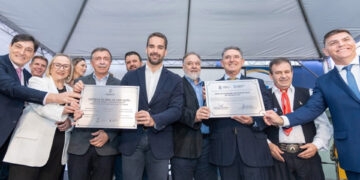 Leite inaugura obra no Hospital Geral de Caxias e anuncia mais recursos