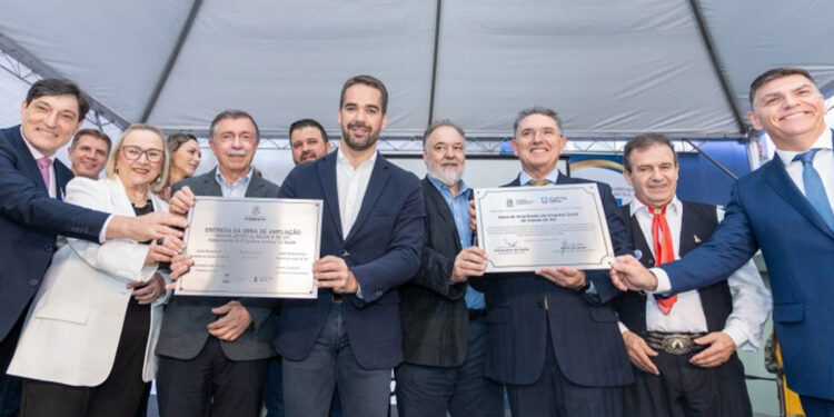 Leite inaugura obra no Hospital Geral de Caxias e anuncia mais recursos