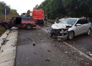 Uma pessoa morre e duas ficam feridas num grave acidente em Muitos Capões